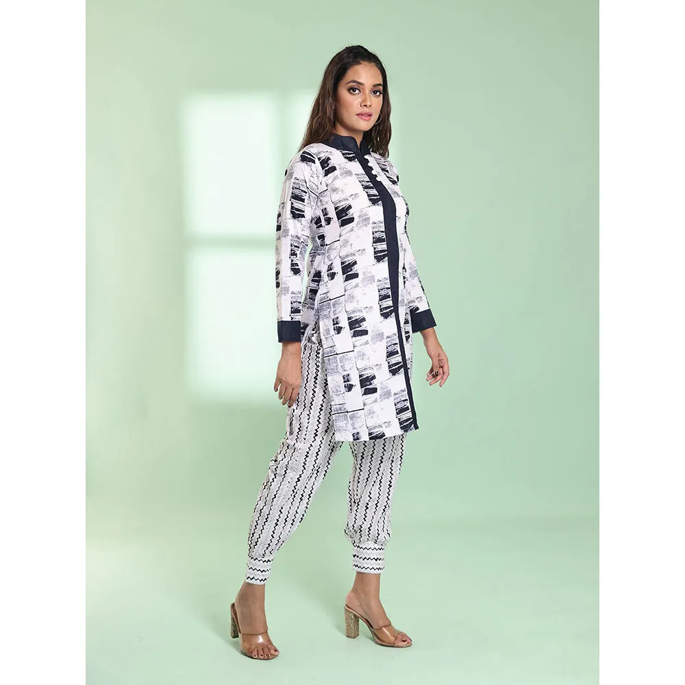 CHARUKRITI White Cotton Abstract Printed Straight Stitched Kurta with Salwar (Set of 2)