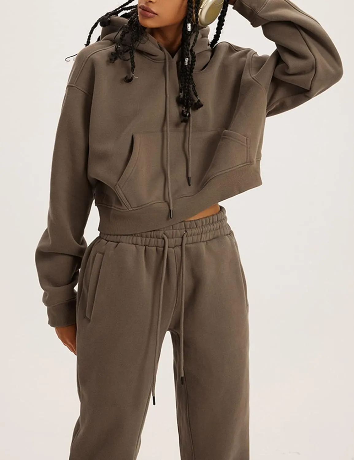 Eisctnd Women Fleece 2 Piece Tracksuits Fall Winter Sweatshirt Jogger Pants Matching Lounge Sets Thick Sweatsuits Pockets