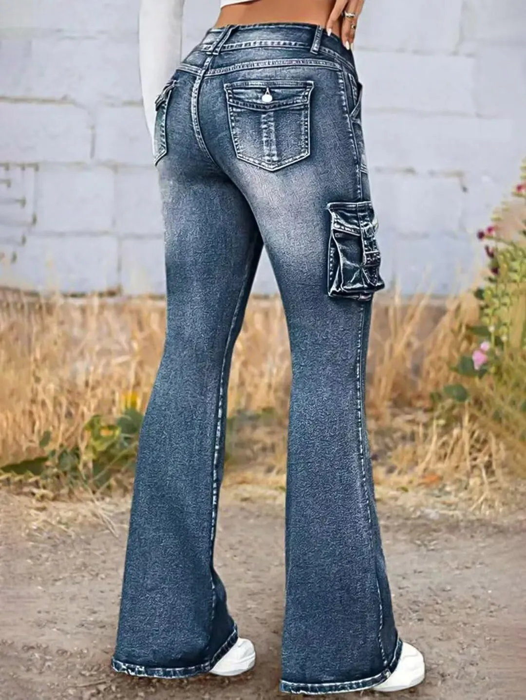 Flamingals Women's Cargo Mid Waisted Jeans Wide Leg Butt Lifting Flap Pocket Flare Y2k Denim Pants