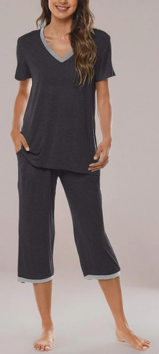 JINSHI Women's Pajamas Set Short Sleeve Top and Capri Pants Lightweight Sleepwear Comfy Pjs Lounge Set with Pockets