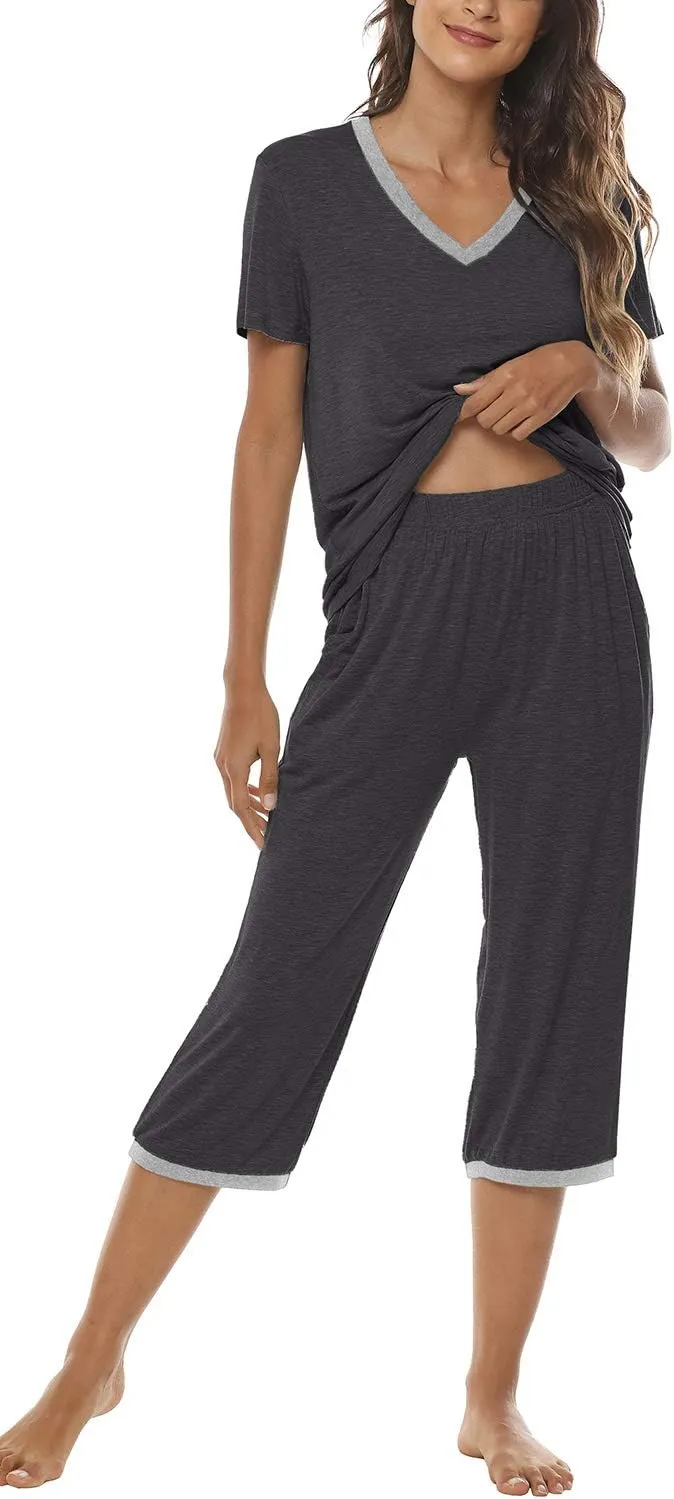 JINSHI Women's Pajamas Set Short Sleeve Top and Capri Pants Lightweight Sleepwear Comfy Pjs Lounge Set with Pockets