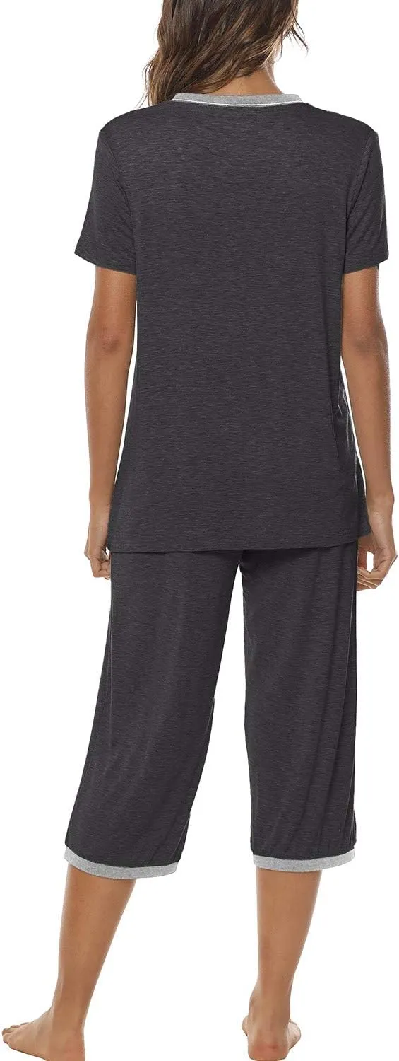 JINSHI Women's Pajamas Set Short Sleeve Top and Capri Pants Lightweight Sleepwear Comfy Pjs Lounge Set with Pockets