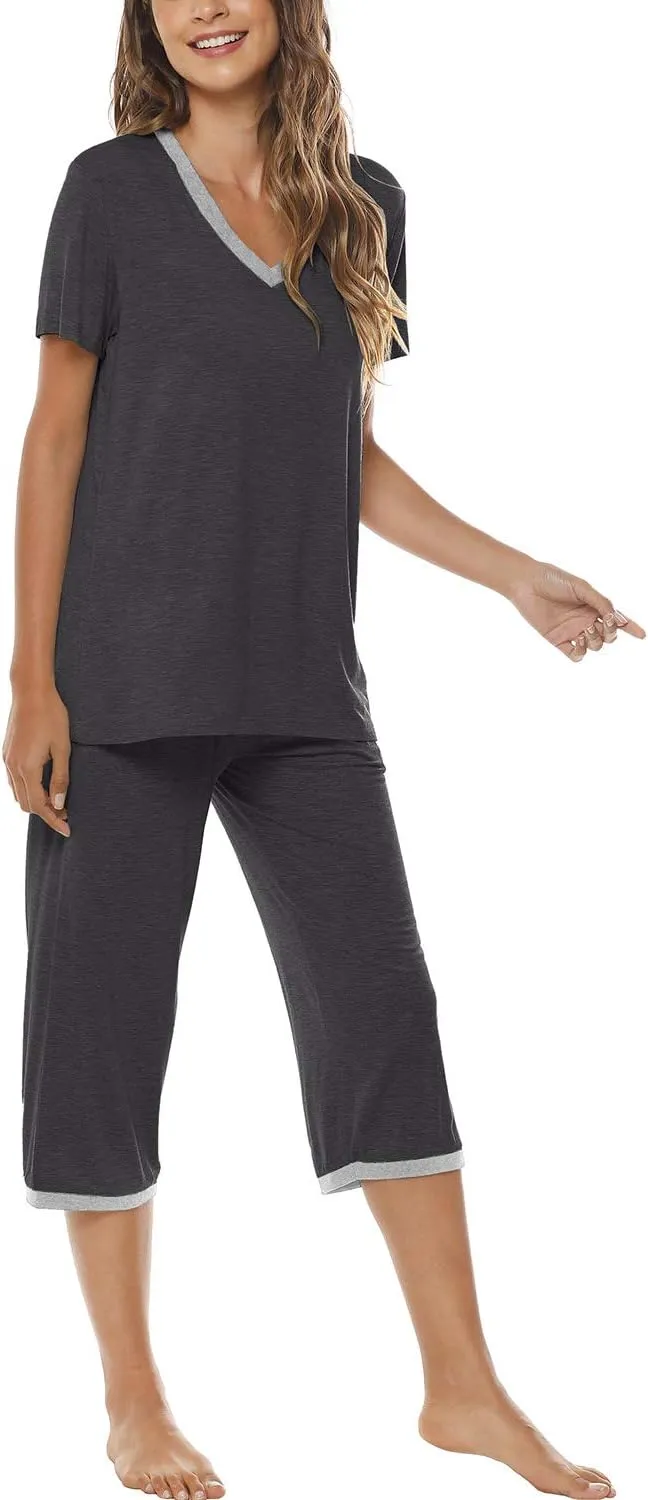JINSHI Women's Pajamas Set Short Sleeve Top and Capri Pants Lightweight Sleepwear Comfy Pjs Lounge Set with Pockets