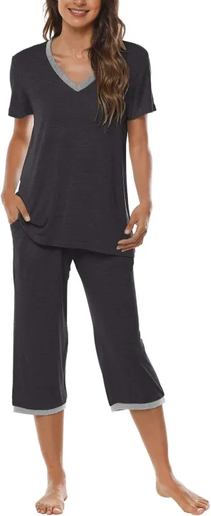 JINSHI Women's Pajamas Set Short Sleeve Top and Capri Pants Lightweight Sleepwear Comfy Pjs Lounge Set with Pockets