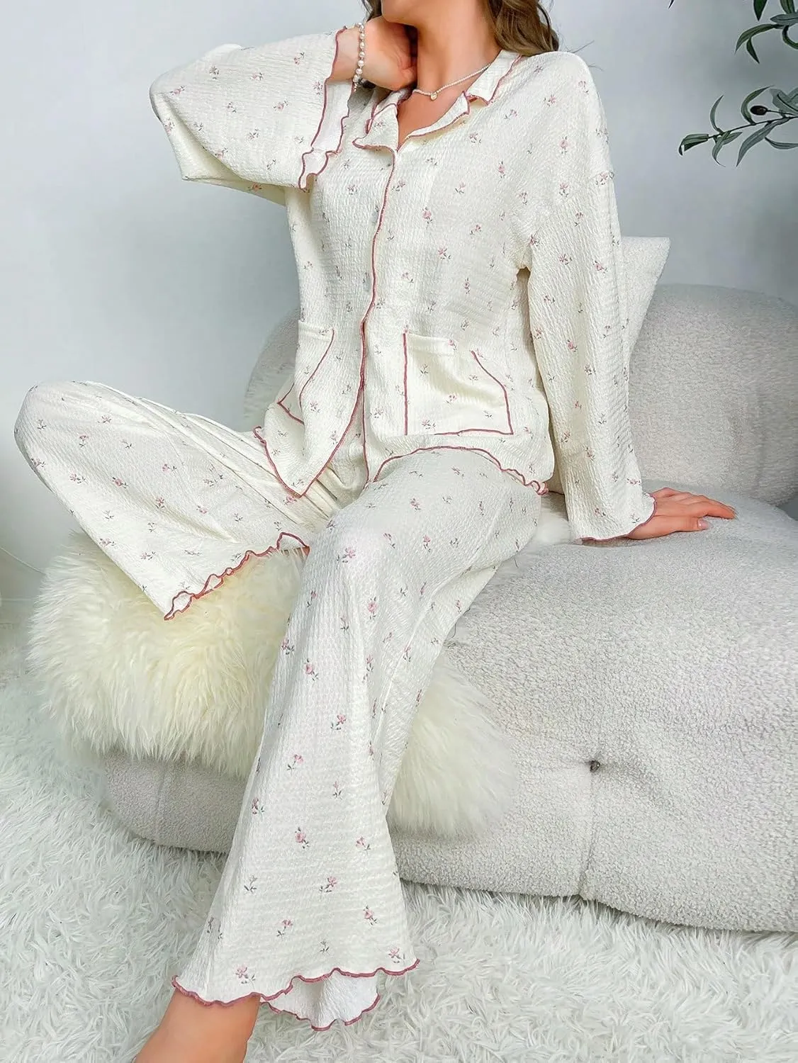 Verdusa Women's 2 Piece Floral Pajama Sets Lettuce Trim Sleepwear Button Up Long Sleeve Shirt with Pants Sets