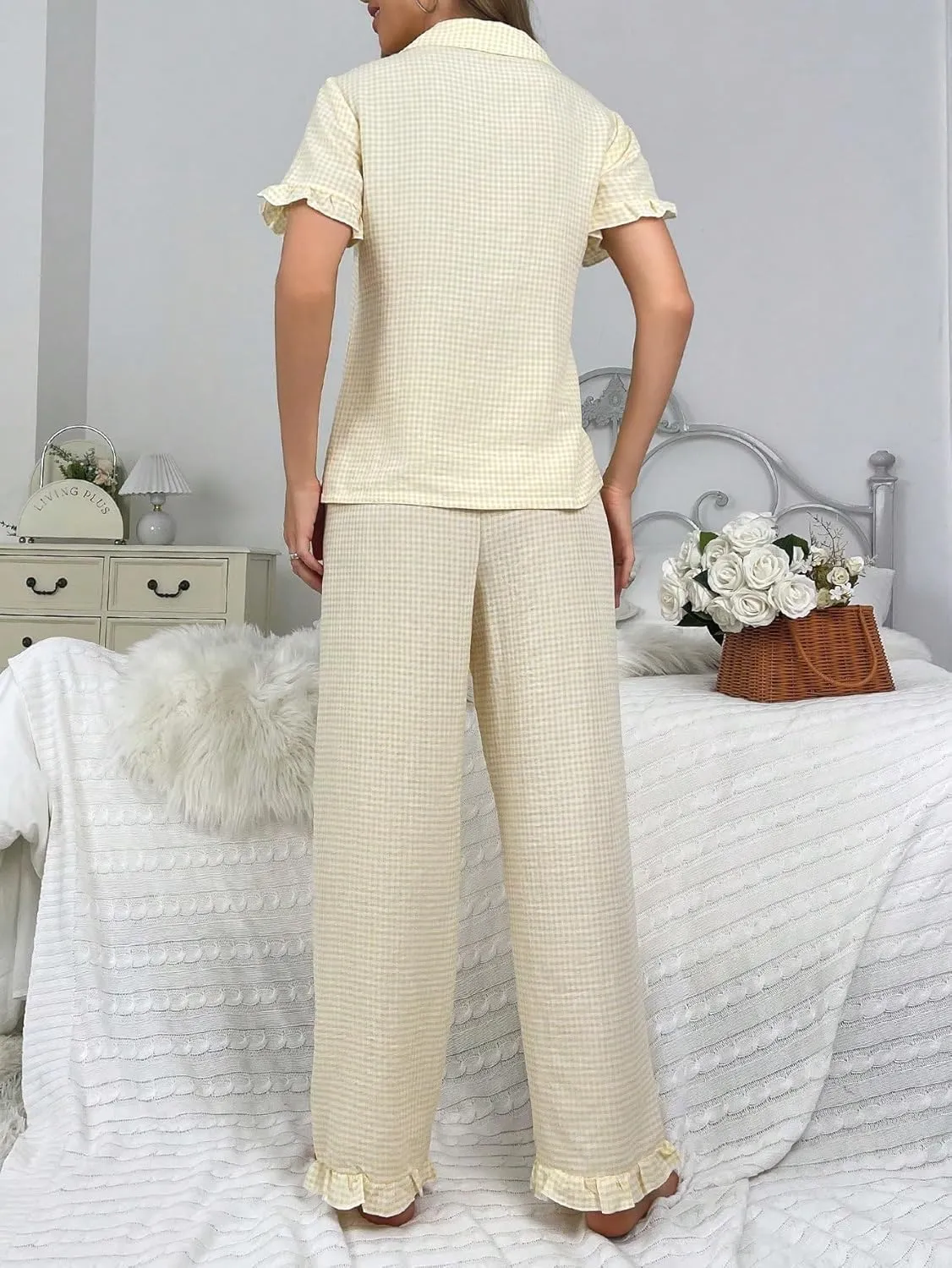Verdusa Women's 2 Piece Pajamas Sets Cute Pj Set Graphic Print Comfy Loungewear Sets Ruffle Trim Top and Pants